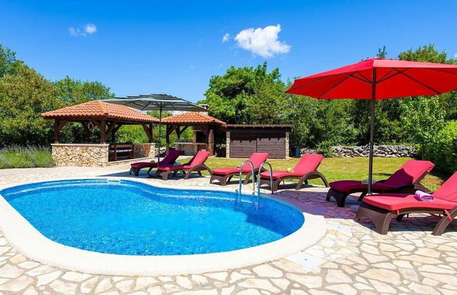 Villa Tara With a Beautiful Heated Pool - Photo 15
