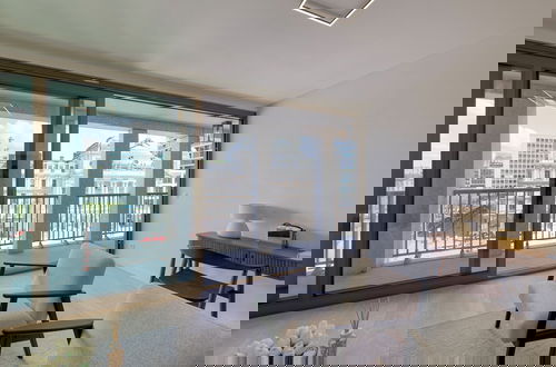 Photo 13 - Designer Apartment Hyper Central