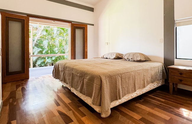 Arquitetura única na Granja Viana - Foto 2