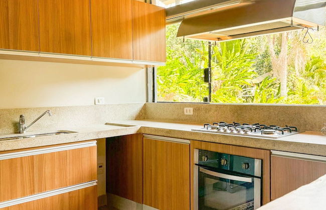 Arquitetura única na Granja Viana - Foto 14
