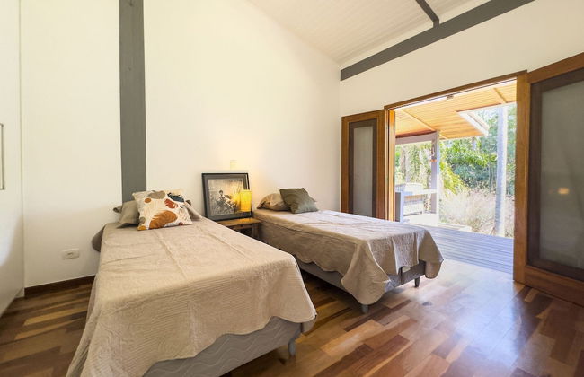 Arquitetura única na Granja Viana - Foto 6