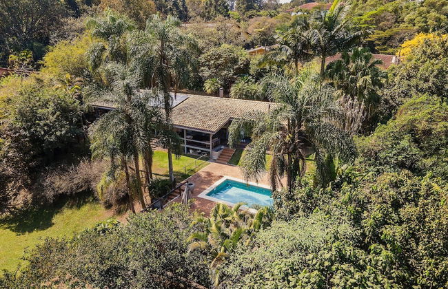Arquitetura única na Granja Viana - Foto 36