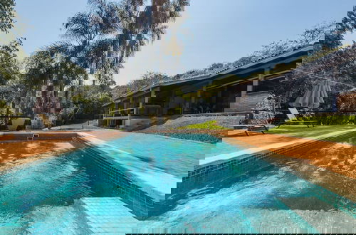 Foto 33 - Arquitetura única na Granja Viana