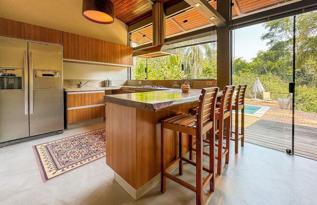 Arquitetura única na Granja Viana - Foto 12