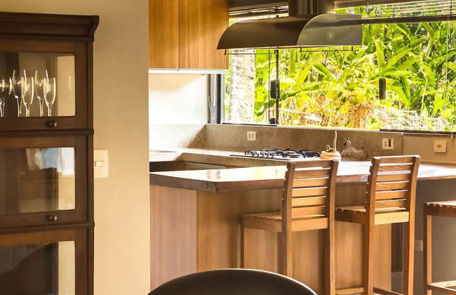 Arquitetura única na Granja Viana - Foto 13