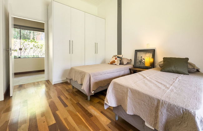 Arquitetura única na Granja Viana - Foto 7