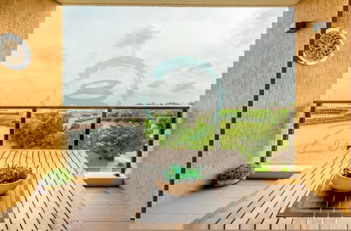 Photo 3 - Oceanfront Marvel Harbour View Pool Parking
