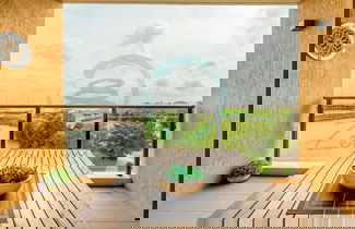 Photo 3 - Oceanfront Marvel Harbour View Pool Parking