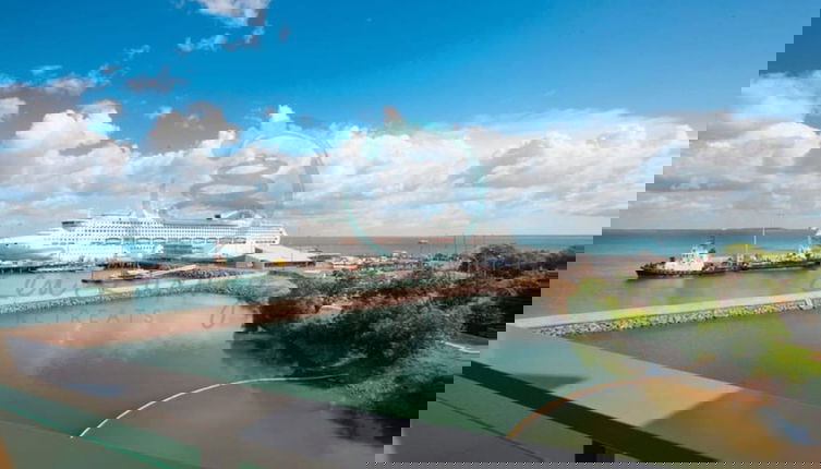 Photo 1 - Oceanfront Marvel Harbour View Pool Parking