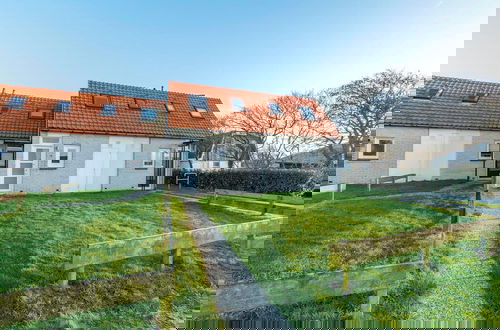 Foto 1 - Cozy Holiday Home With Lawn