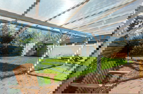 Foto 20 - Pleasant Holiday Home With Terrace