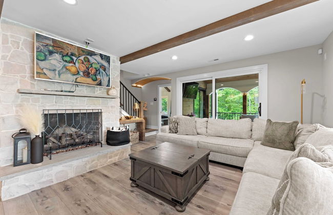 Take it to the Bank! by Avantstay New Pool + Hot Tub Sleeps 16 - Foto 16