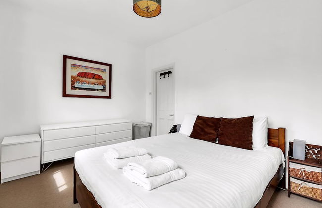 KBT - Charming Golborne Escape - Photo 18