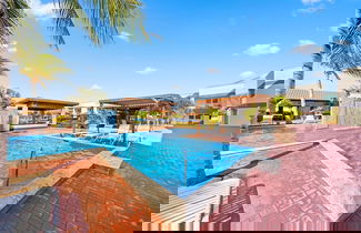 Foto 1 - Cozy Bliss Condo w Pool Steps From Eagle Beach