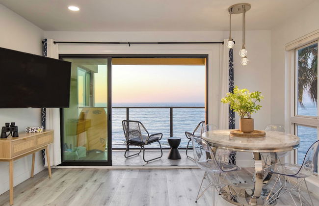 Oceanfront in La Jolla, Steps to Beach, Shops, Dining Dawn Patrol by Avantstay - Photo 8