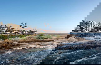 Foto 2 - Oceanfront in La Jolla, Steps to Beach, Shops, Dining Dawn Patrol by Avantstay