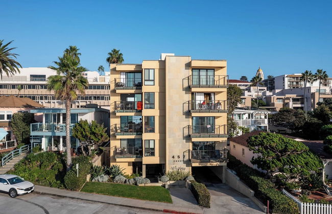 Oceanfront in La Jolla, Steps to Beach, Shops, Dining Dawn Patrol by Avantstay - Photo 23