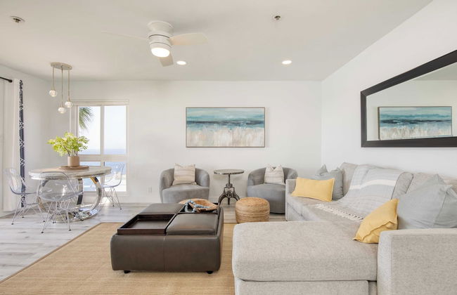 Oceanfront in La Jolla, Steps to Beach, Shops, Dining Dawn Patrol by Avantstay - Photo 5