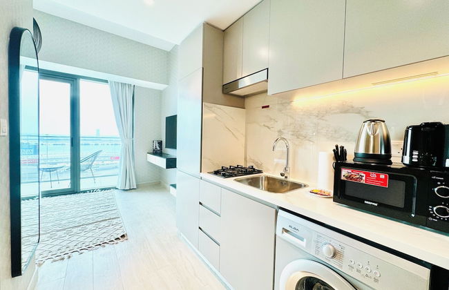 Venduras - Elegant Studio In Al Jaddaf - Photo 2