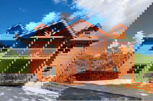 Foto 58 - Evergreen Lodge by Avantstay Indoor Pool, Game Room & Theater