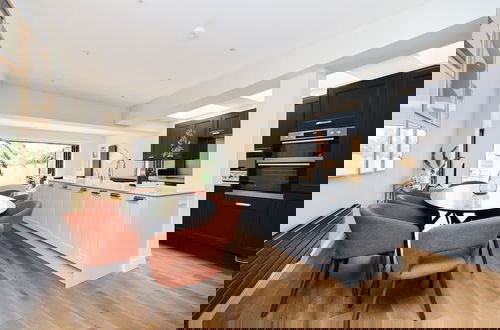 Foto 4 - The Brondesbury Park - Sparkling 3bdr Flat With Garden