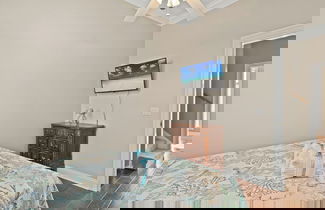 Foto 2 - Epic Beach House With Private Pool, 175 ft to the Beach, U Gotta See It!