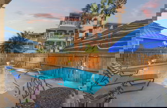 Foto 1 - Epic Beach House With Private Pool, 175 ft to the Beach, U Gotta See It!