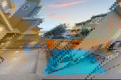 Foto 26 - Epic Beach House With Private Pool, 175 ft to the Beach, U Gotta See It!