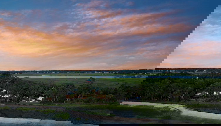 Foto 1 - 10-acre Private Island, Sleeps 26 Pool, Golf Cart Buck Island by Avantstay