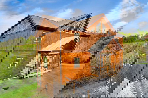 Foto 15 - Smoky Horizon by Avantstay Views + Game Room, Hot Tub & Movie Theater!