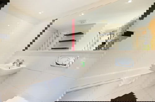 Foto 25 - The Brick Lane Arms - Breathtaking 2bdr Penthouse With Balcony