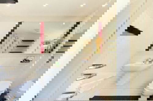 Foto 4 - The Brick Lane Arms - Breathtaking 2bdr Penthouse With Balcony