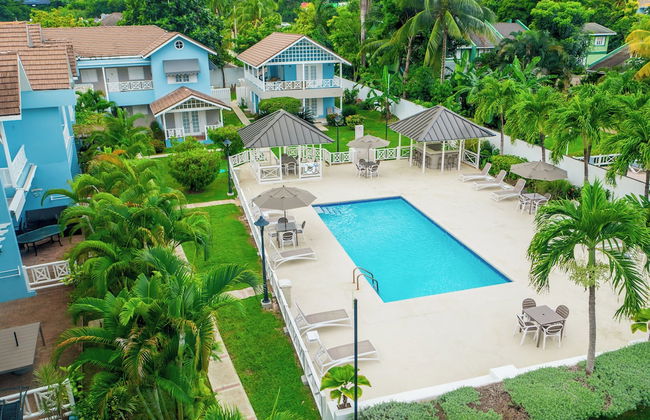 Silver Palms Charming 1BR Private Beach and Pool - Photo 12