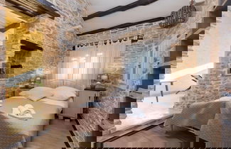 Foto 3 - House 4 Season