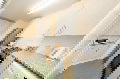 Photo 6 - 1bedlondonapt-freeparking-fastwifi-sofabed