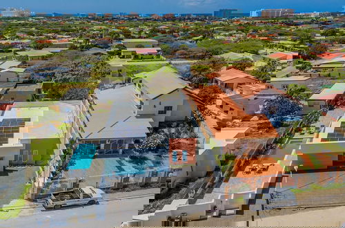 Foto 27 - 4BR 3BA Newly Built w Private Pool 5 min 2 Beach