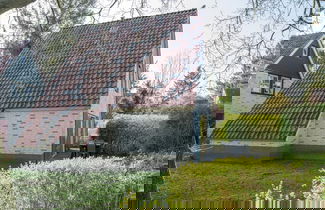 Foto 1 - Restyled House With Three Bathrooms, Breda at 10km