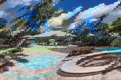 Foto 24 - Genoa Vacation Rental: Stylish 2-BR Condo with Golf & Lake Views. Resort-Style Pool, Hot Tub, and Easy Access to Championship Golf. Minutes from Naples Beaches, 5th Avenue S, and Marco Island