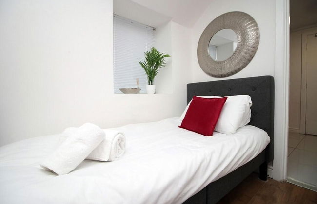 5 Bed House - Sleeps 16 - Parking - Wifi - Foto 5