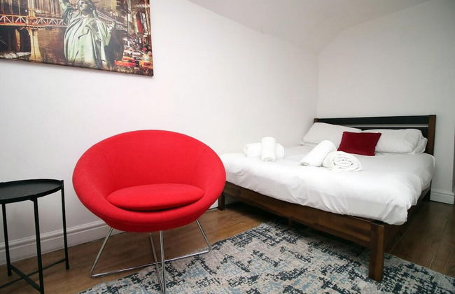 5 Bed House - Sleeps 16 - Parking - Wifi - Foto 6