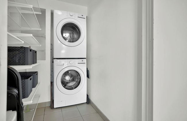 Fabulous 2-Bedroom in the Heart of Grove - Photo 37