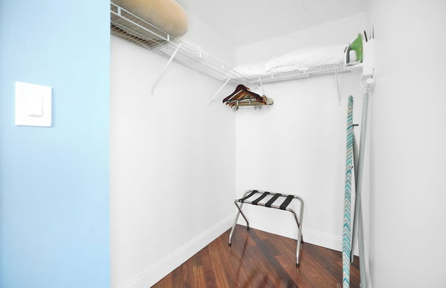Fabulous 2-Bedroom in the Heart of Grove - Photo 5