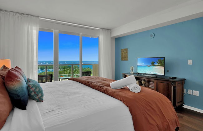Tropical Paradise - Spacious 3-Bedroom - Photo 8