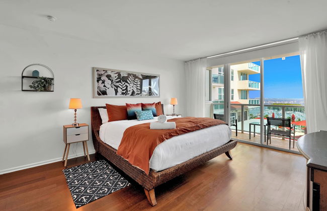 Tropical Paradise - Spacious 3-Bedroom - Photo 14