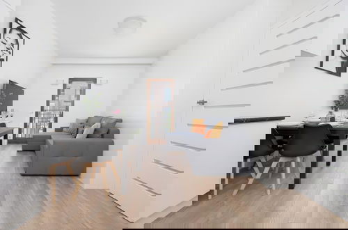 Photo 14 - Spacious Apartment for 4 by Renters