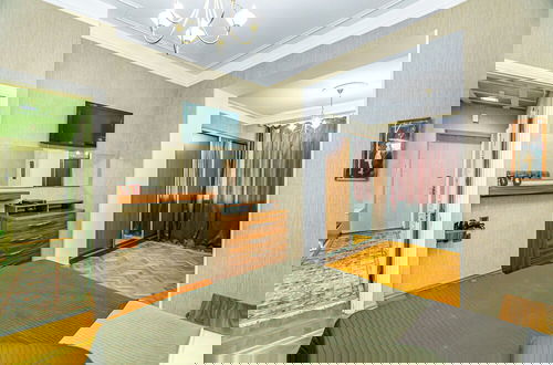 Foto 1 - Luxury Apartment with Flame Tower View