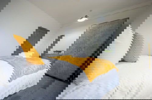 Photo 4 - Stunning One Bedroom Apartments