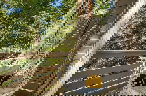 Foto 6 - A-frame Retreat Chic and Modern Forest Views, Hammock, Outdoor Dining, Decks