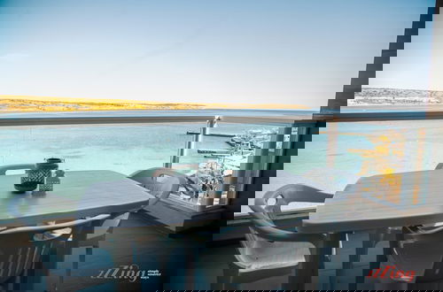 Photo 11 - Enjoy Beach Sea Views in a Modern 3 BR APT - 4