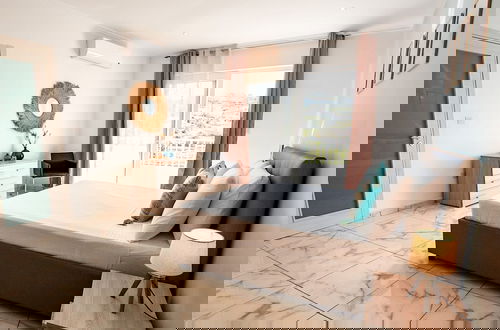 Photo 26 - Enjoy Beach Sea Views in a Modern 3 BR APT - 4